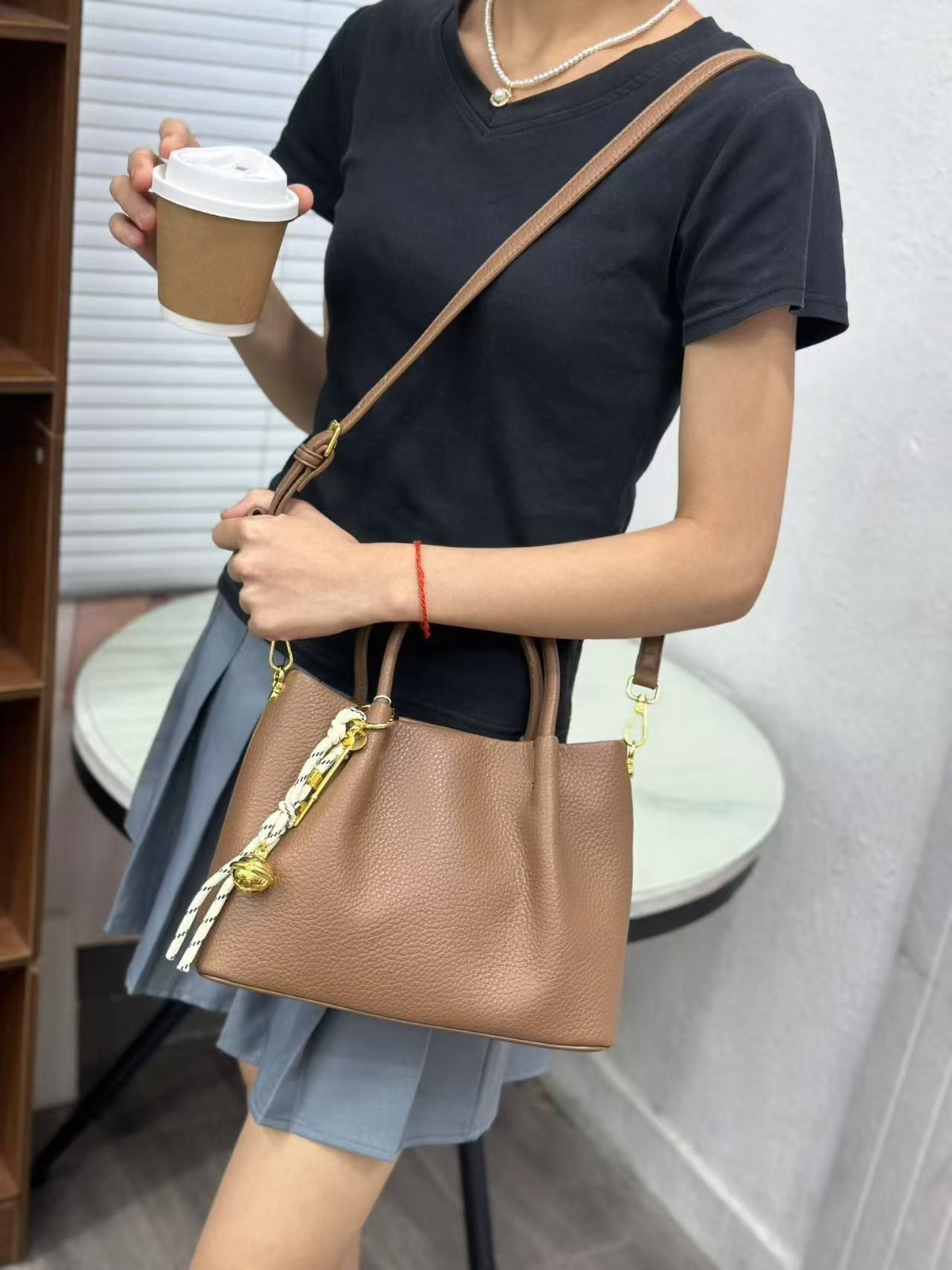 Elegant Large Capacity Womens Handbag
